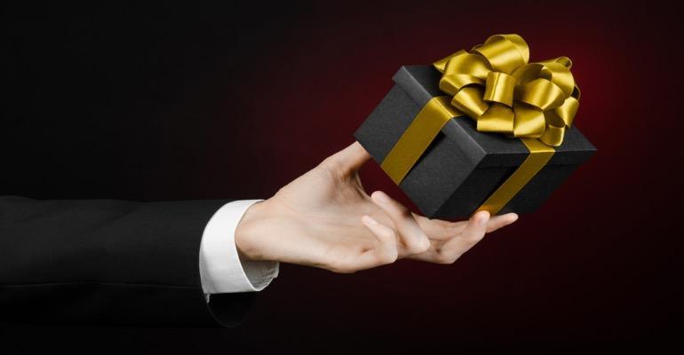Luxury Presents for Men: A Gift-Giving Triumph